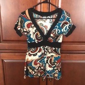 Eyeshadow v-neck blouse